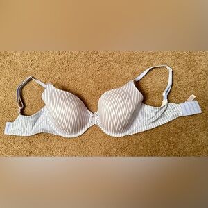 Victoria's Secret Perfect Coverage 34DDD White and Blue Striped Bra